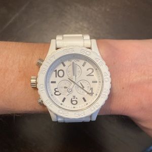 Men's Nixon 42-20 Chrono, white quartz. Excellent condition